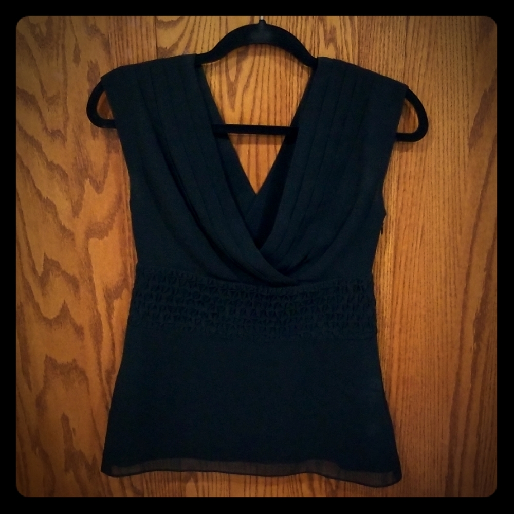 BANANA REPUBLIC BLACK SLEEVELESS BLOUSE